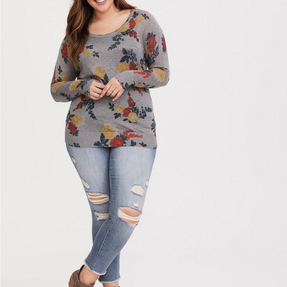 Pullover Raglan Sweater Used, excellent condition Torrid